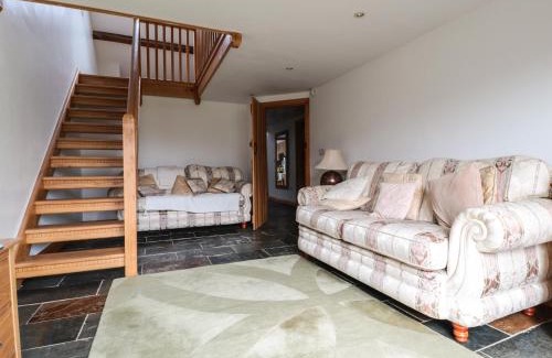 Gilwern House | Longside