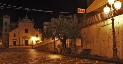 Condro House | Lontano dal caos a due passi dal mare