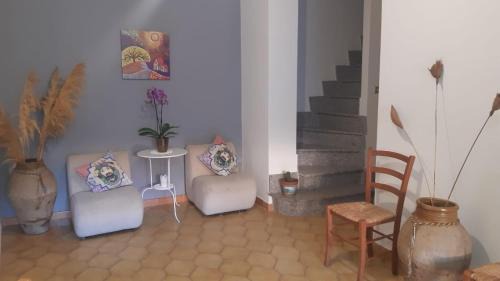 Condro House | Lontano dal caos a due passi dal mare