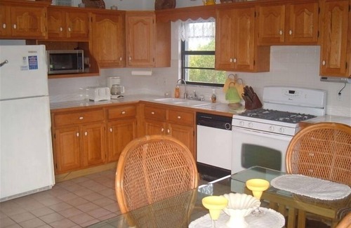 Breezeswept Beach Estates House | Looe Key Villa - Beautiful Ocean View - 3 Balconies