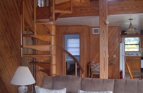 Breezeswept Beach Estates House | Looe Key Villa - Beautiful Ocean View - 3 Balconies