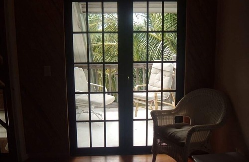 Breezeswept Beach Estates House | Looe Key Villa - Beautiful Ocean View - 3 Balconies