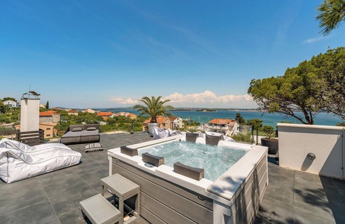 Tkon House | Look forward to this dreamlike villa with sea view, which leaves nothing to be desired!