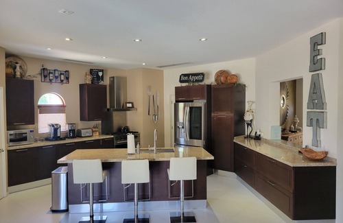 Opal House | LOOK NO FURTHER.Make This Your Own Private Paradise Getaway!