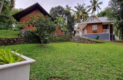 Sulthan Bathery House | Looking for an Ayurvedic holiday at the lap of Kerala's green haven "Wayanad".