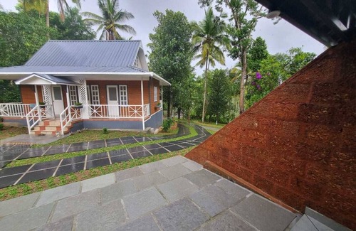 Sulthan Bathery House | Looking for an Ayurvedic holiday at the lap of Kerala's green haven "Wayanad".