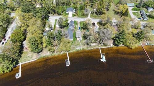 Oscoda House | Loon Lodge - Lakefront With Private Dock!