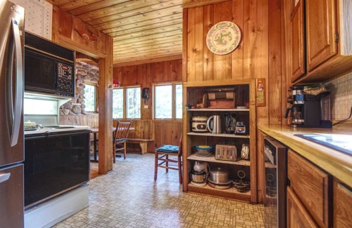 New Auburn Cabin | Loon's Nest Cabin on Lower Long Lake