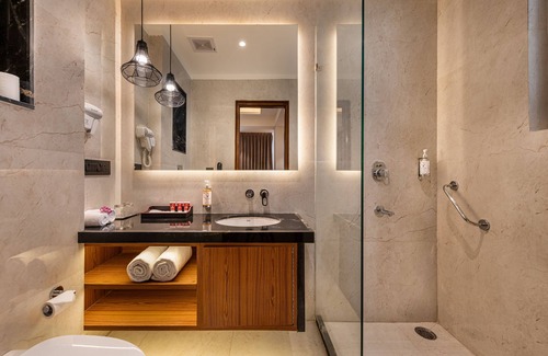 Dehradun Hotel | Lords Eco Inn Dehradun