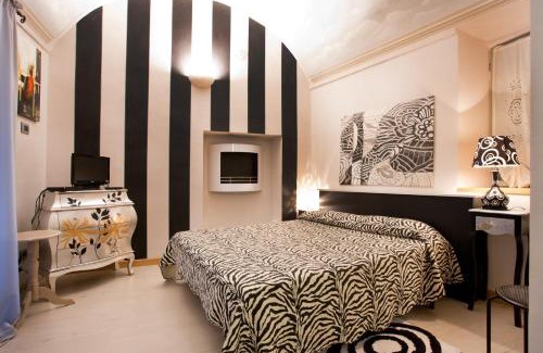 Piazza House | Lori's Inn