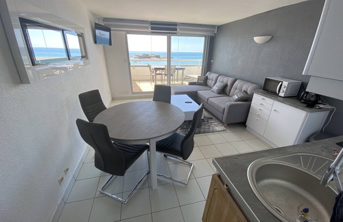 Le Fort Bloque House | Loriot2 apartment sea view on the fort blocked ploemeur