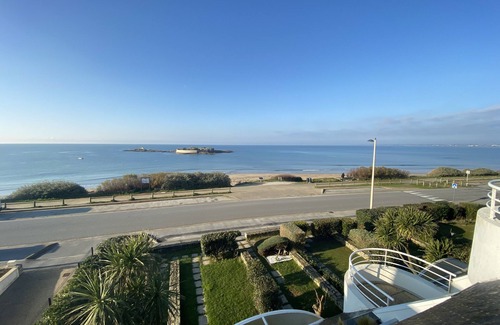 Le Fort Bloque House | Loriot2 apartment sea view on the fort blocked ploemeur