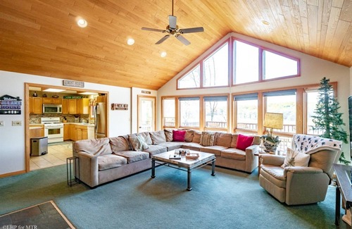 Timberline House | Lost Branch on the Lake