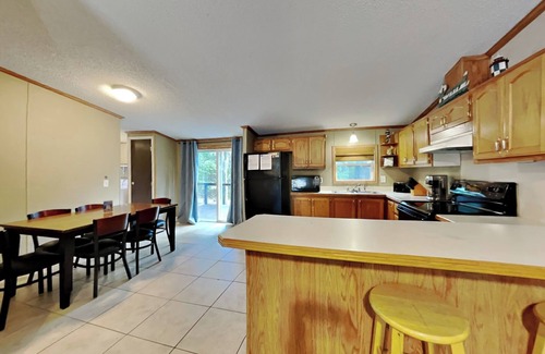 Put-in-Bay Cabin | Lots of Room to Spread Out in this 3 BR Vacation Home at the Island Club IC80