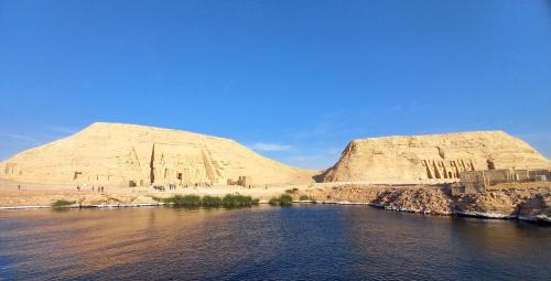 Abu Simbel House | Lotus 蓮