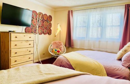 Highmount Apartment | Lotus Family Suite w 2 Beds Kitchenette 4