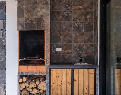 Livramento House | Lotus House - Heated Pool & Jacuzzi near the Beach