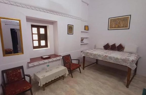 Udaipur City Centre House | Lotus paying guest house