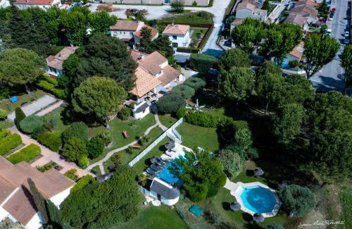 Saint-Laurent-d'Aigouze Hotel | Lou Garbin