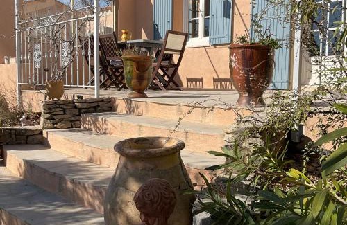 Cabrieres-dʼAigues House | Lou Jasset