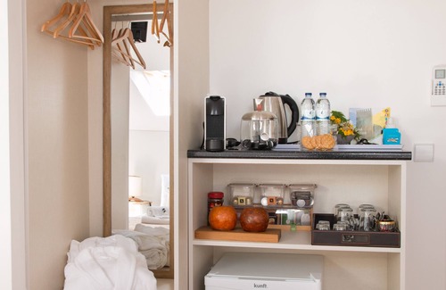 Lousa Apartment | LOUSÃ VARANDA'S HOUSE - Cherry Room