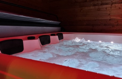 Moyen-Vernet Apartment | Love Room & Spa Privatif-Suite-Romantic-Whirlpool bath-No view