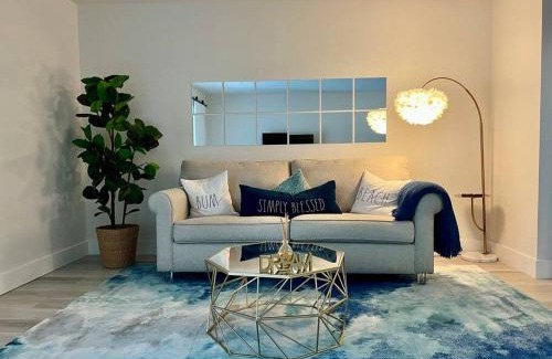 Ojus Apartment | Lovely 1 bed condo with pool/wifi free parking