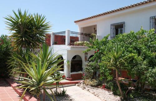 Cacin Villa | Lovely 10-Bed Villa with Private Pool & Garden