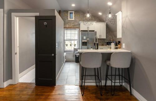 Ludlow Apartment | Lovely 1BR in Historic Ludlow - Behind the Art Shop