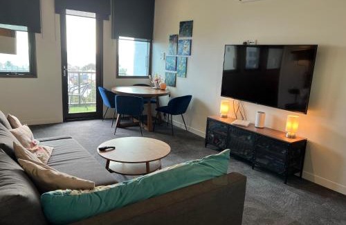 Frankston Apartment | Lovely 2-bedroom apartment, breathtaking view!