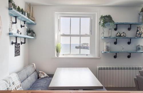 Worthing Apartment | Lovely 2- Bedroom Apartment with Stunning Sea Views