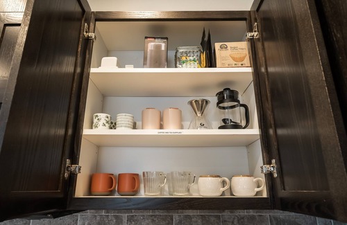 Boyd Acres House | Lovely 2 bedroom townhome with pool, AC & fitness room in popular Bend, Oregon.