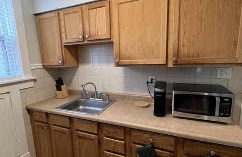 Northampton Apartment | Lovely 2-BR apartment with free parking