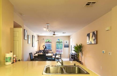 Orange Apartment | Lovely 2BR/2BA!5MIN to Disney! Angelstadium! HondaCenter.