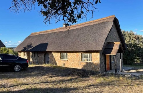 Nyanga Apartment | Lovely 3 bed house in Juliasdale - 2273