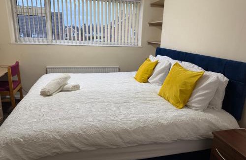 Oadby House | Lovely 3 Bed House in Oadby-Leicester