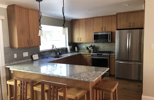 Moraga House | Lovely 3-Bedroom Townhouse with Pool