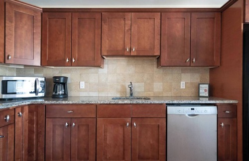 Highland Falls House | Lovely 3BR Home with parking-Walk to WP Gate!