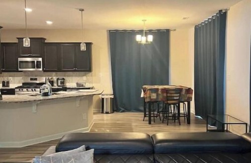 South View House | Lovely 4 Bedroom House at a Peaceful Cul-de-Sac.
