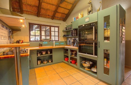 Marloth Park Villa | Lovely 5-Bed Villa in Marloth Park next to Kruger