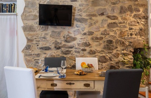 Cisano sul Neva Apartment | Lovely apartment for 6 people with WIFI, TV and pets allowed