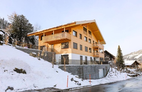 Zweisimmen Apartment | Lovely apartment for 2 people with WIFI, TV and balcony