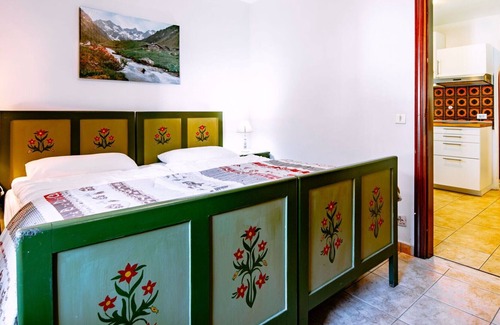 Alba Apartment | Lovely apartment for 2 people with TV, pets allowed and parking
