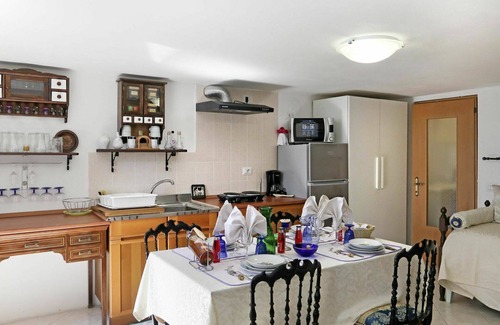 Peglio Apartment | Lovely apartment for 3 people with WIFI, TV, patio and pets allowed