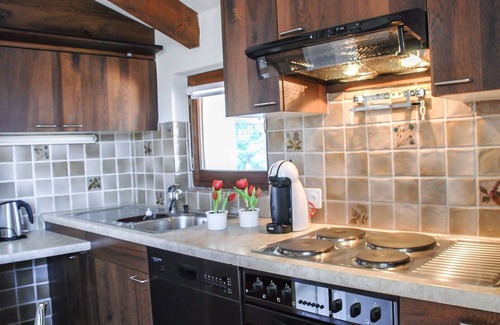 Porto Ronco Apartment | Lovely apartment for 4 people with WIFI, TV, balcony, pets allowed and panoramic view