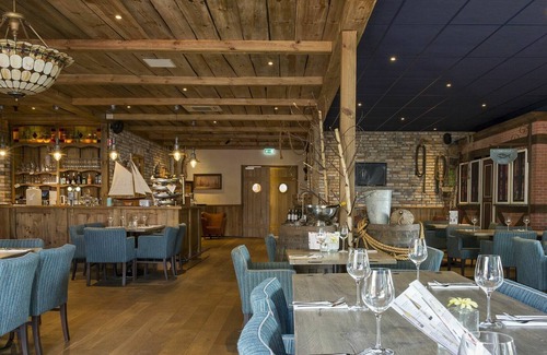 's-Gravendeel Apartment | Lovely apartment for 6 guests with WIFI, TV, terrace and parking