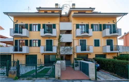 San Costanzo Apartment | Lovely Apartment In San Costanzo