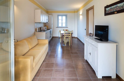 Larciano House | Lovely apartment in villa for 4 guests with pool, WIFI, A/C and TV