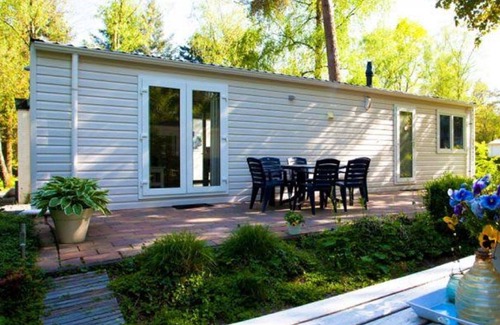 Schaarsbergen House | Lovely apartment in villa for 4 guests with pool, WIFI, TV, terrace and parking