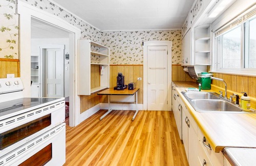 Rochester Apartment | Lovely apartment with firepit, patio, forest views, skiing, & washer/dryer